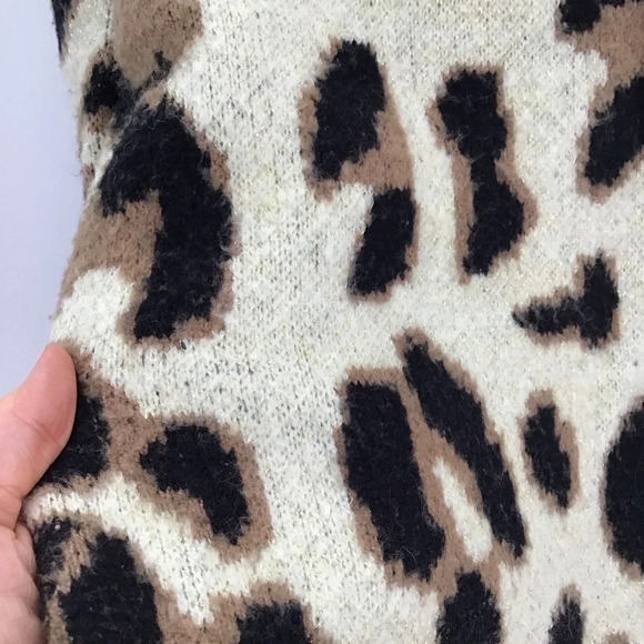 Lovers + Friends Speak-Up Leopard Print Sweater Casual Winter Warm Size XS - Picture 8 of 10